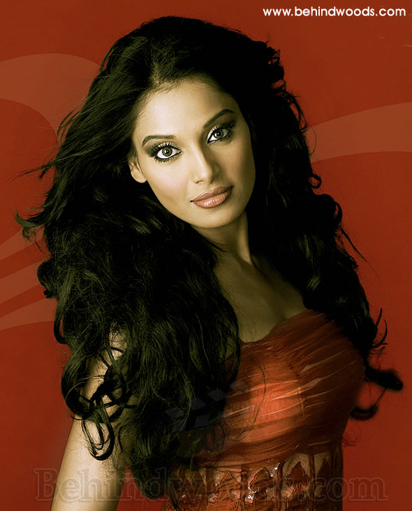 Bipasha Basu Actress Gallery