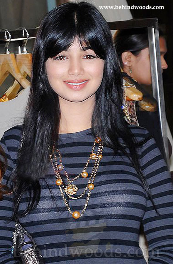 Ayesha Takia - Images