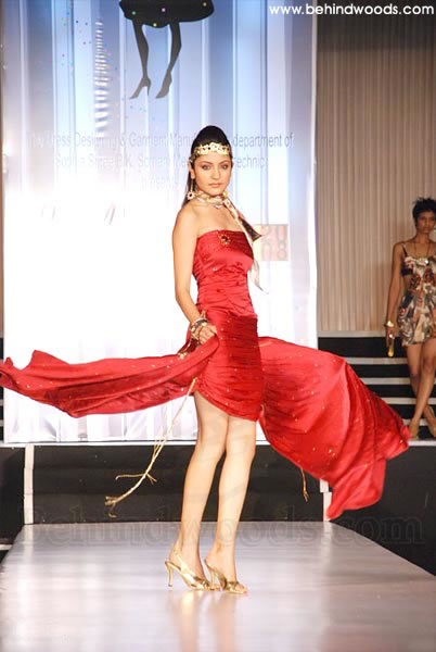 Sexy Priyanka Chopra, Tvasthar 2008, Fashion show, Sophia Polytechnics Dress Designing