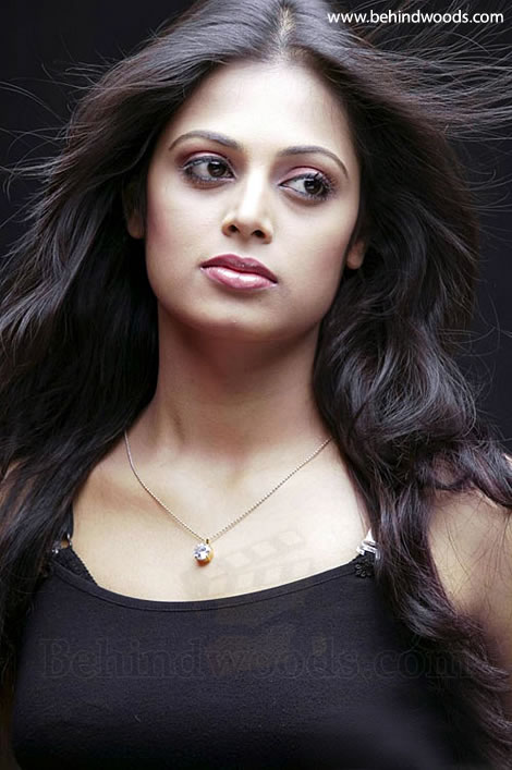 Sindhu Menon Actress Gallery