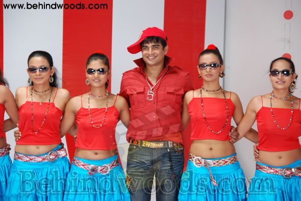 GURU EN AALU MOVIE GALLERY