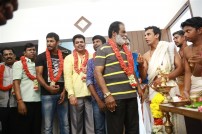 Kaththi Sandai (aka) Kaththi Sandai