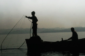 15 fishermen return to Tamil Nadu