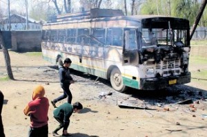 8 people killed in Srinagar after violence during bypoll