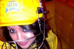 A day before Pune match, Sakshi shares a pic with CSK helmet