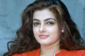 Court issues non-bailable warrant against Mamta Kulkarni