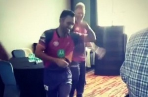 Dancing video of Dhoni goes viral