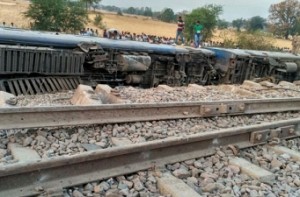 Eight coaches of Mahakaushal Express derail in Uttar Pradesh