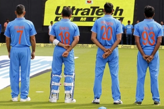 Indian cricket players wear jersey with their mother's name at 5th ODI