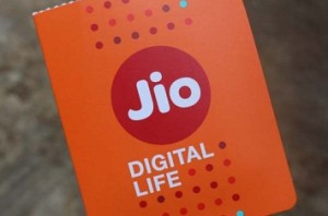 Jio’s rivals offer plans at Rs 300 to counter Jio