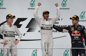 Lewis Hamilton wins Chinese GP