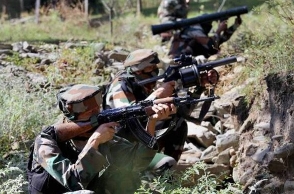 Pakistan violates ceasefire, kills two