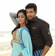 arun-vijay-and-karthika-dont-wish-to-distract-the-kids-photos-pictures-stills