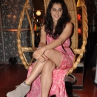 taapsee-photos-pictures-stills-2