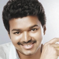 vijay-fans-curb-thalaivaa-dvd-sellers-photos-pictures-stills