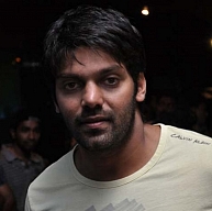 Arya will be sporting a new look for his next film