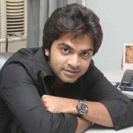 Simbu is all time on the phone in his recent movie helmed by Pandiraj
