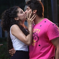Will Arya and Taapsee pair up in Meagaamann?