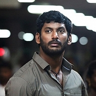 Director Ganesh Vinaayac is planning to approach Vishal for his next
