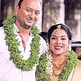 Kadhal Sandhya enters wedlock
