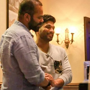 What is Allu Arjun doing at the sets of Golmaal Returns?
