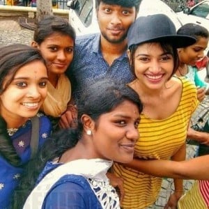 Hot: Oviya visits this place first after the Bigg Boss exit