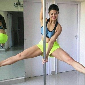 Hot: Jacqueline Fernandez’s pole dance is just ‘TOO HOT’. Check video!