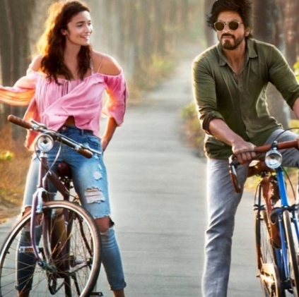 Shah Rukh Khan reportedly plays an extended cameo in Dear Zindagi