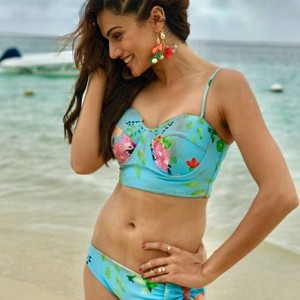 Hot: Taapsee Pannu's bold bikini picture from Judwaa 2 is here.