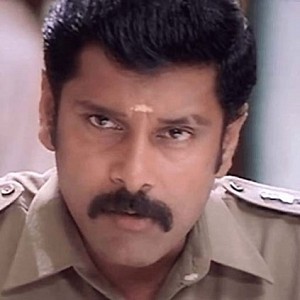 Red Hot: Leading heroine confirms signing Saamy2 with Vikram!