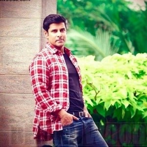 Want to know who shopped for Vikram in Dubai?