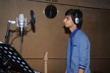 Anirudh and Shruthi sing for Ennamo Edho