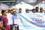 Volunteers of Dr. MGR University, Maduravoyal in Swachch Bharath 2014 Campaign