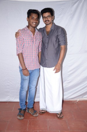 Vijay Meets His Fans