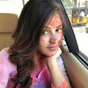 Don't miss the actresses colourful holi celebrations