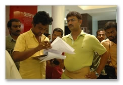 Siva Manasula Sakthi On Location - Images