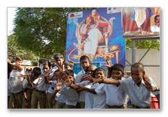 Kuselan treats school kids - Images