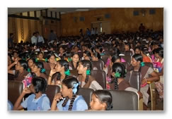 Kuselan treats school kids - Images