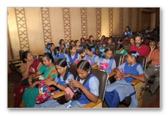 Kuselan treats school kids - Images