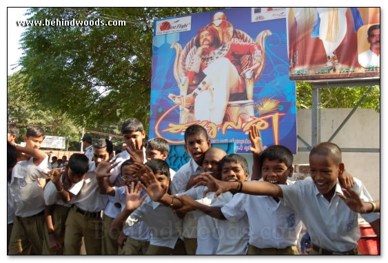 Kuselan treats school kids - Images