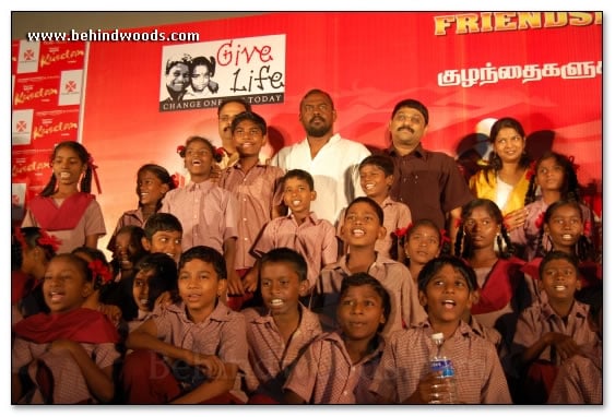 Kuselan treats school kids - Images