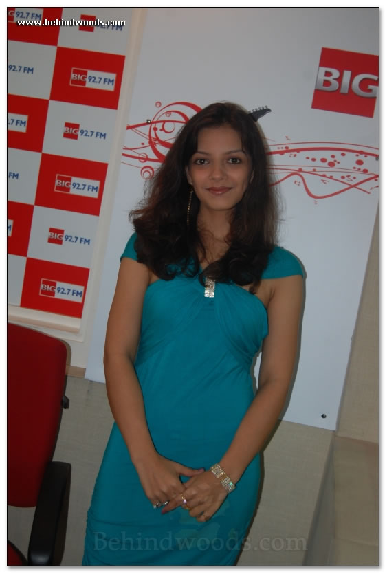 Ishita on air @ Big FM - images