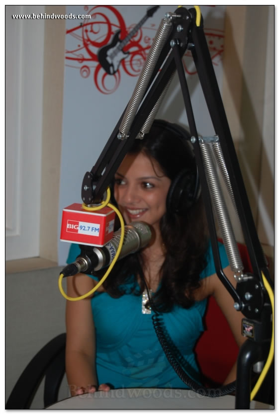 Ishita on air @ Big FM - images