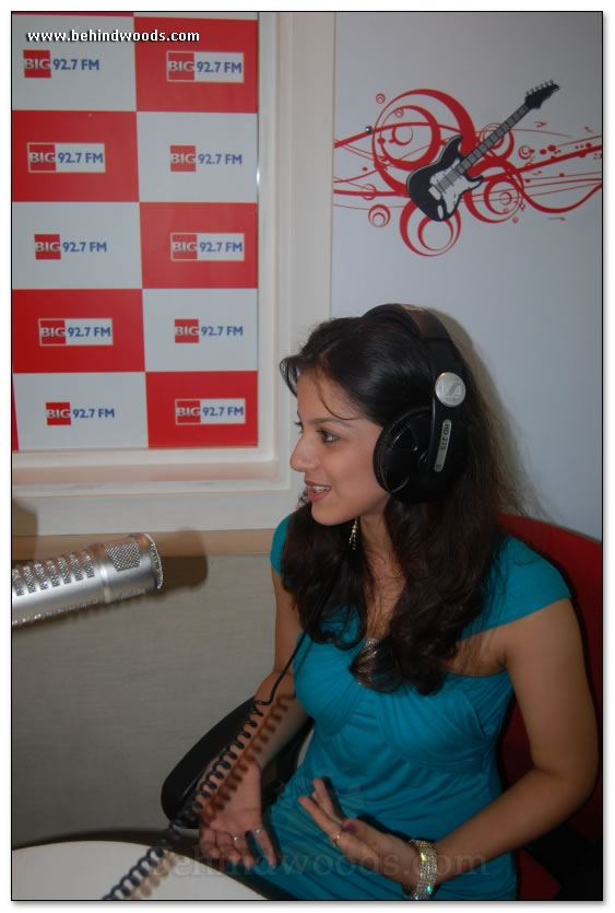 Ishita on air @ Big FM - images