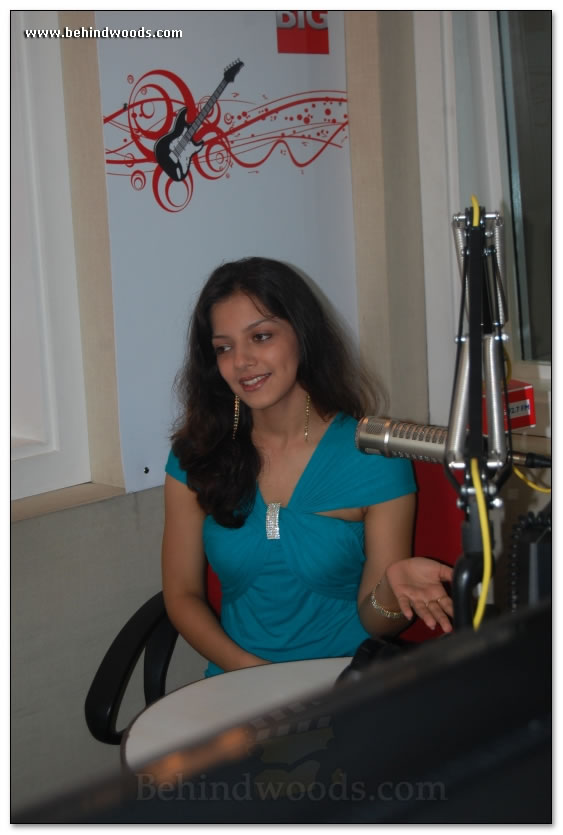 Ishita on air @ Big FM - images