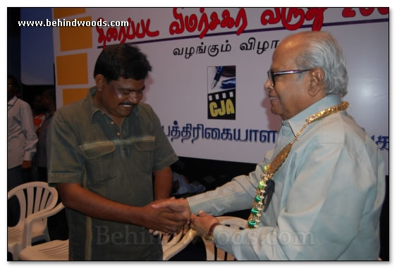 Journalist Awards honor artistes - images