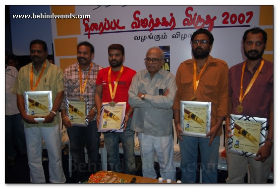 Journalist Awards honor artistes - images