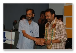 Journalist Awards honor artistes - images