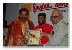 Journalist Awards honor artistes - images