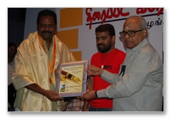 Journalist Awards honor artistes - images